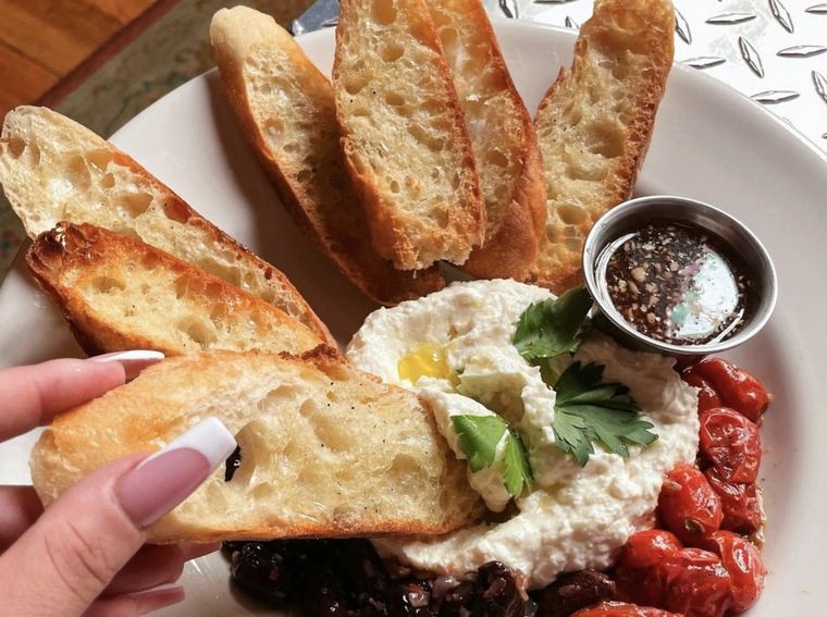 Crostini and tomato